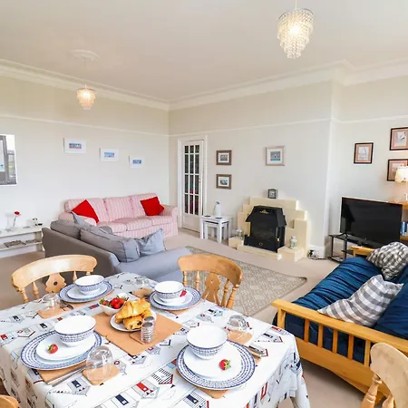 Royal View 惠特比