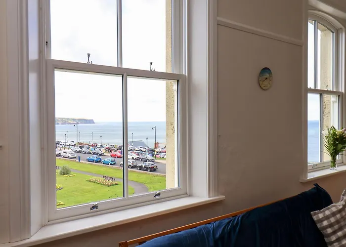 Royal View Apartment Whitby